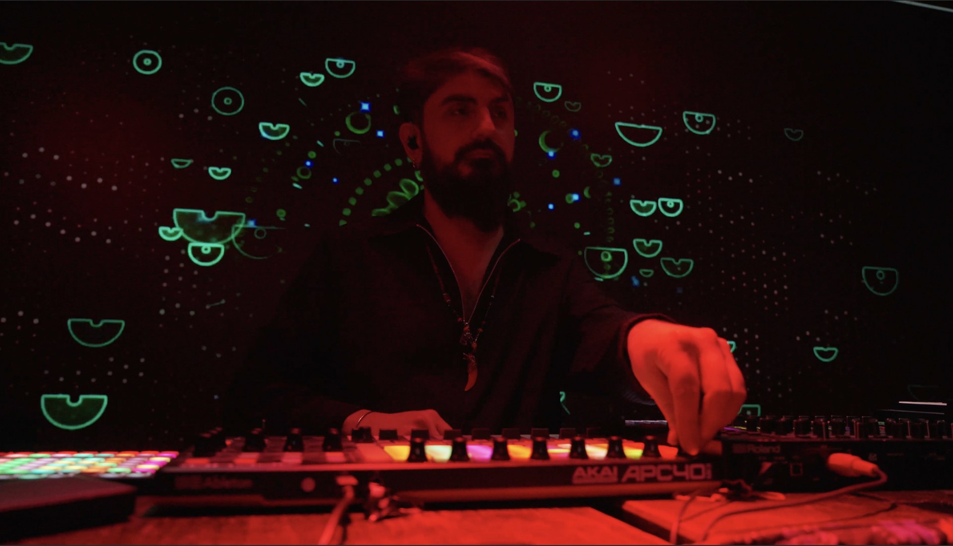 PerytoneSound live controller close performance