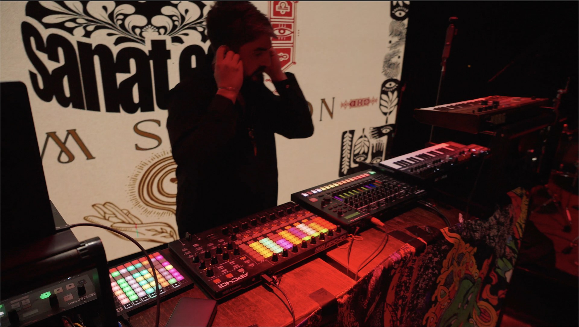 PerytoneSound analog setup stage